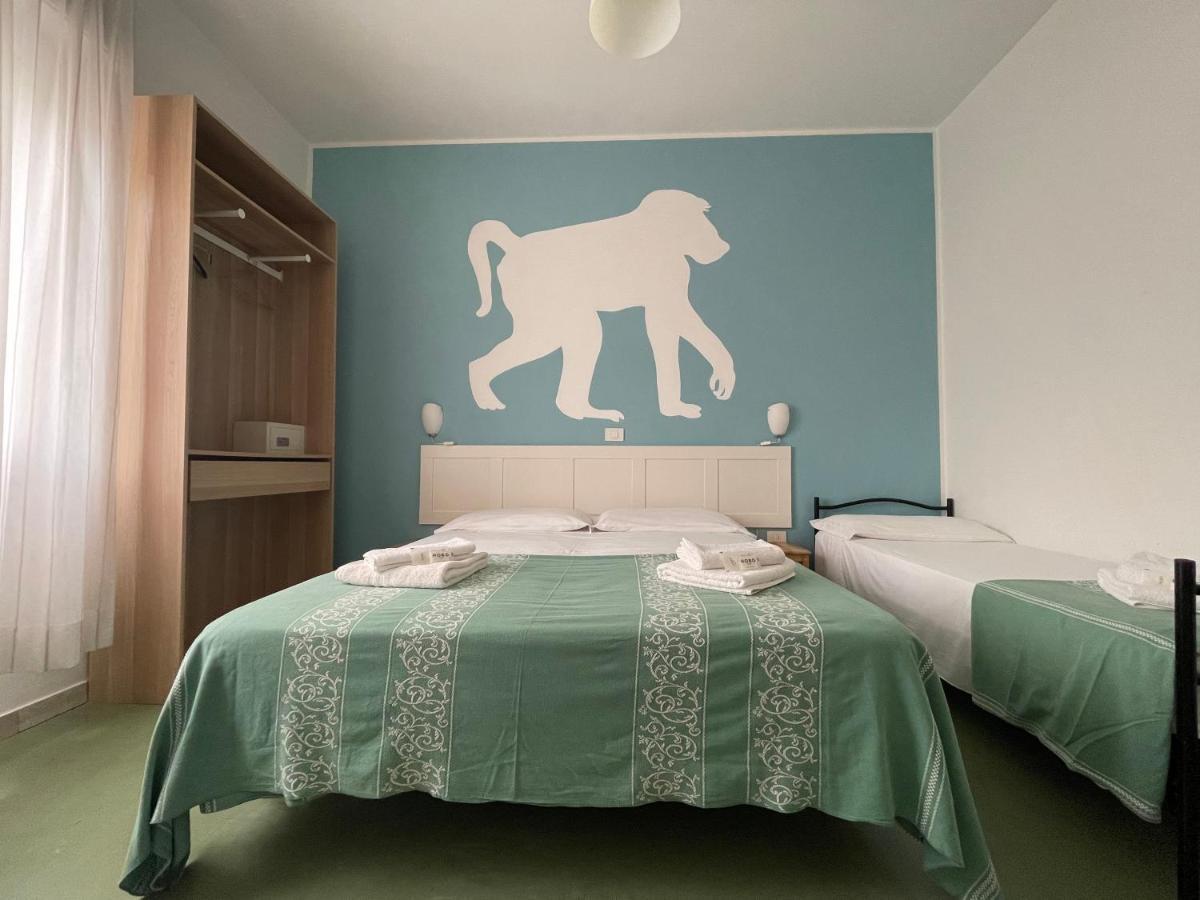 Hotel Aloha Чезенатико Екстериор снимка