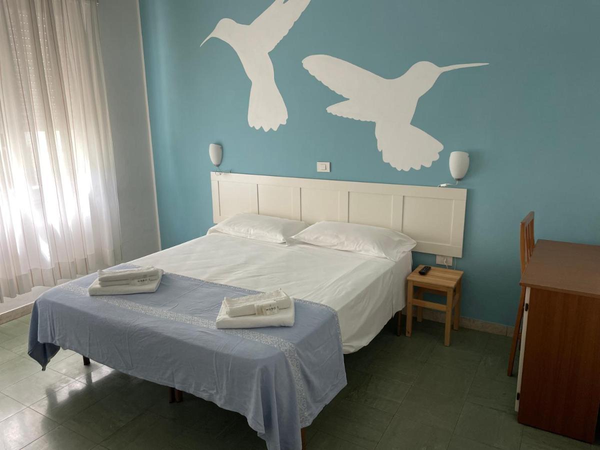 Hotel Aloha Чезенатико Екстериор снимка