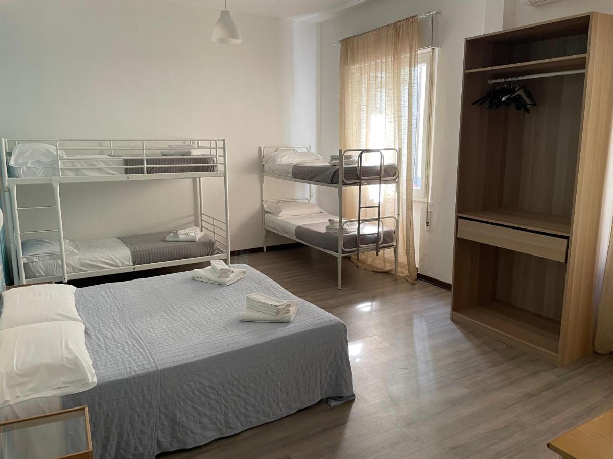 Hotel Aloha Чезенатико Екстериор снимка